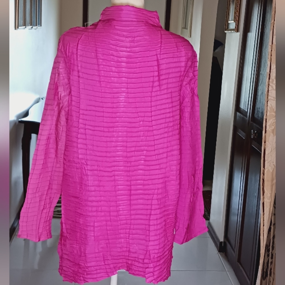 Pleats Collection button front blouse. - Picture 2 of 3